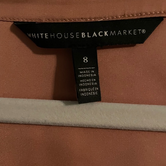 White House Black Market Coral Long Sleeve Cuff Satin Shirt in Size 8 - Picture 6 of 7